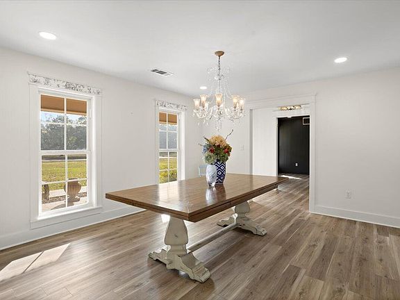 3rd image of 73 Mayfield Rd