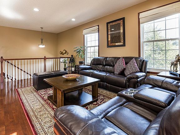 3rd image of 1556 Savanna Dr