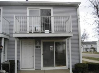 369 Meadow Green Ln, Round Lake Beach, IL 60073