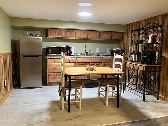 5th image of 625 Midvale St #B