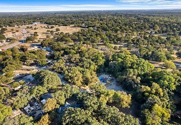 4th image of 7830 Doak St