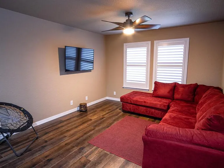 5323 Dannelly Fld — Photo 4