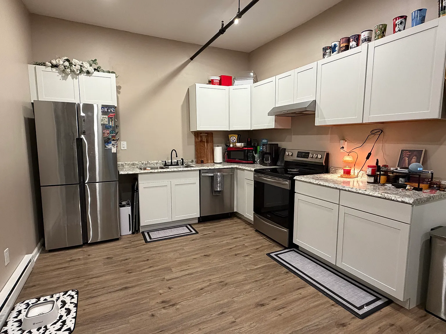 2 bed, 900 sqft, $1,750 — Photo 4