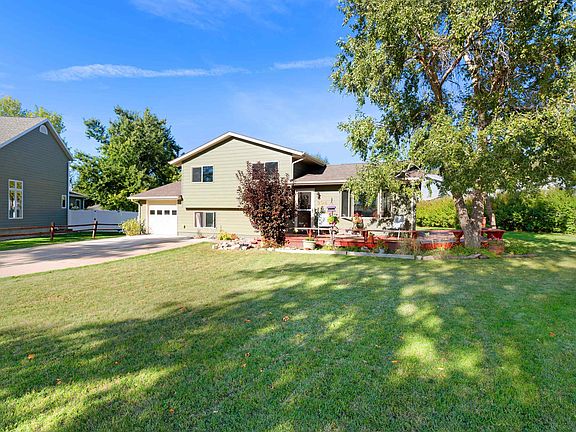 2nd image of 204 Wyoming Ct
