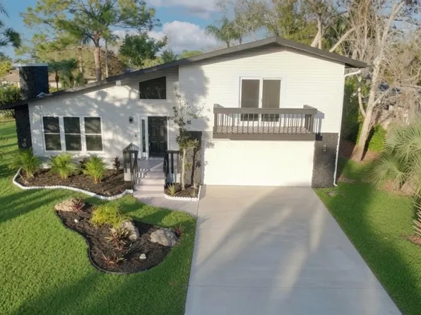 5667 Creekwood Dr, Sarasota, FL 34233