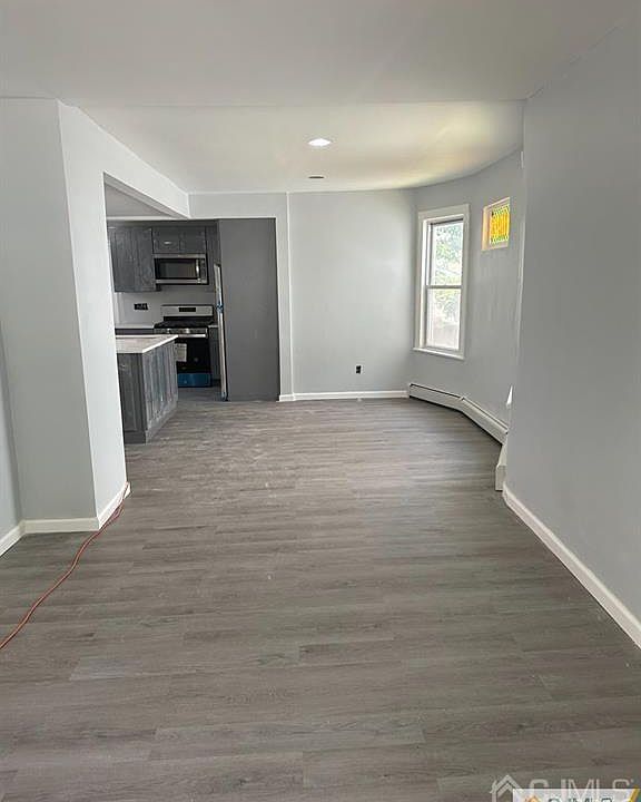 2nd image of 211 Brighton Ave