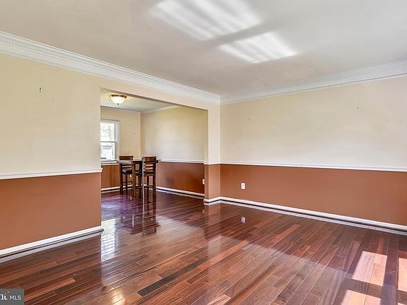 3rd image of 1108 Hertford St