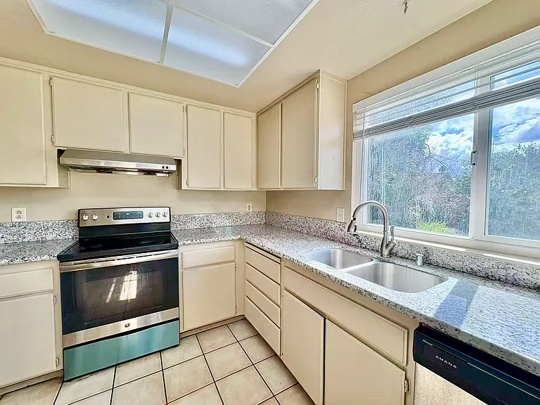 4032 Fawn Cir — Photo 11