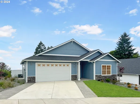 1326 Nautical Heights Dr, Brookings, OR 97415