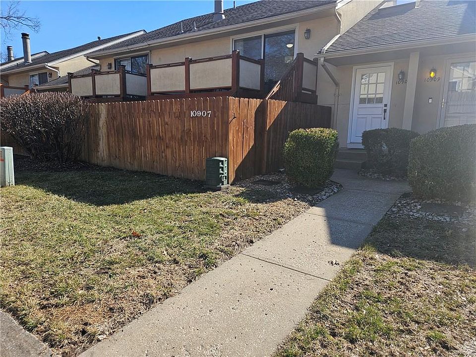1st image of 10907 Gillette St