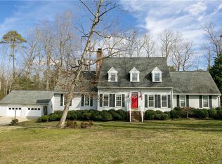7101 N Hairpin Dr, Quinton, VA 23141