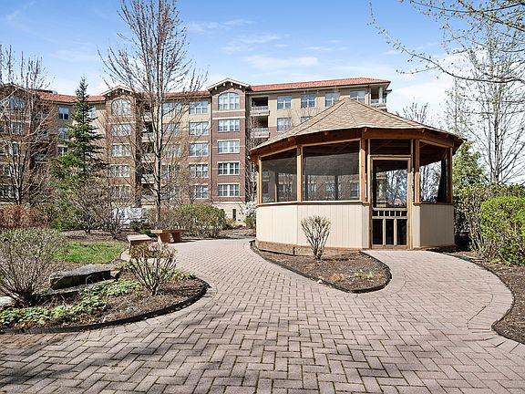 2nd image of 9360 Skokie Blvd #512