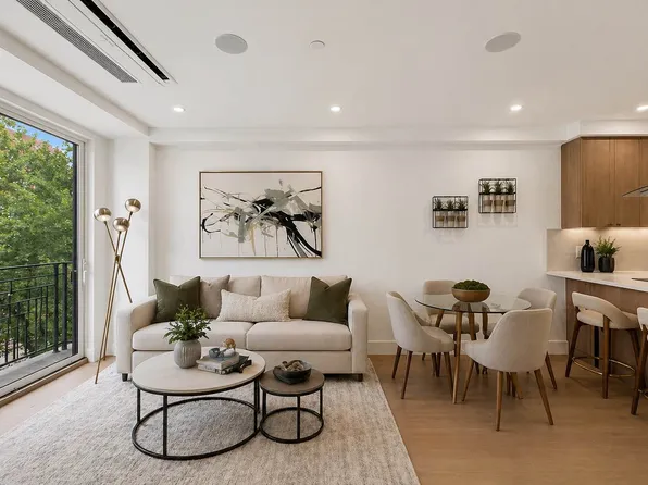 156 Tompkins Avenue image 1 of 7