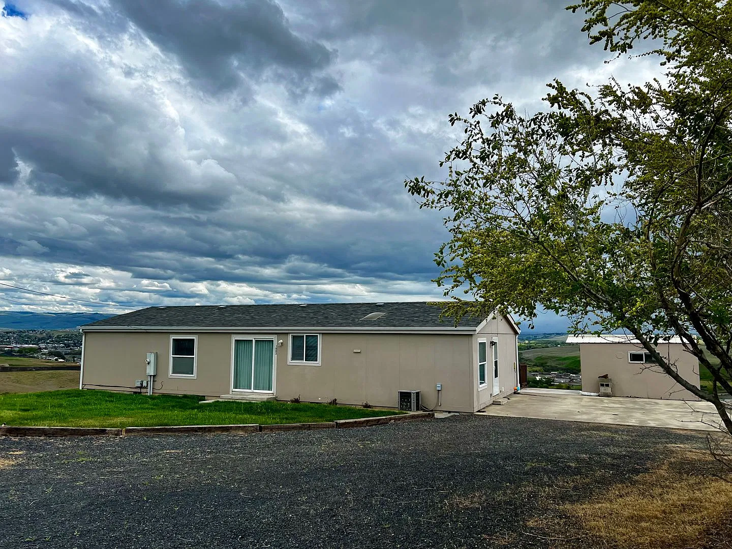 3-Bedroom Home with Incredible Views — Photo 3