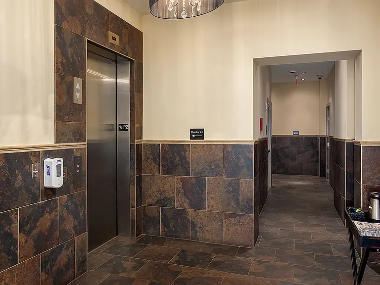 755 Broad Apartments — Photo 18