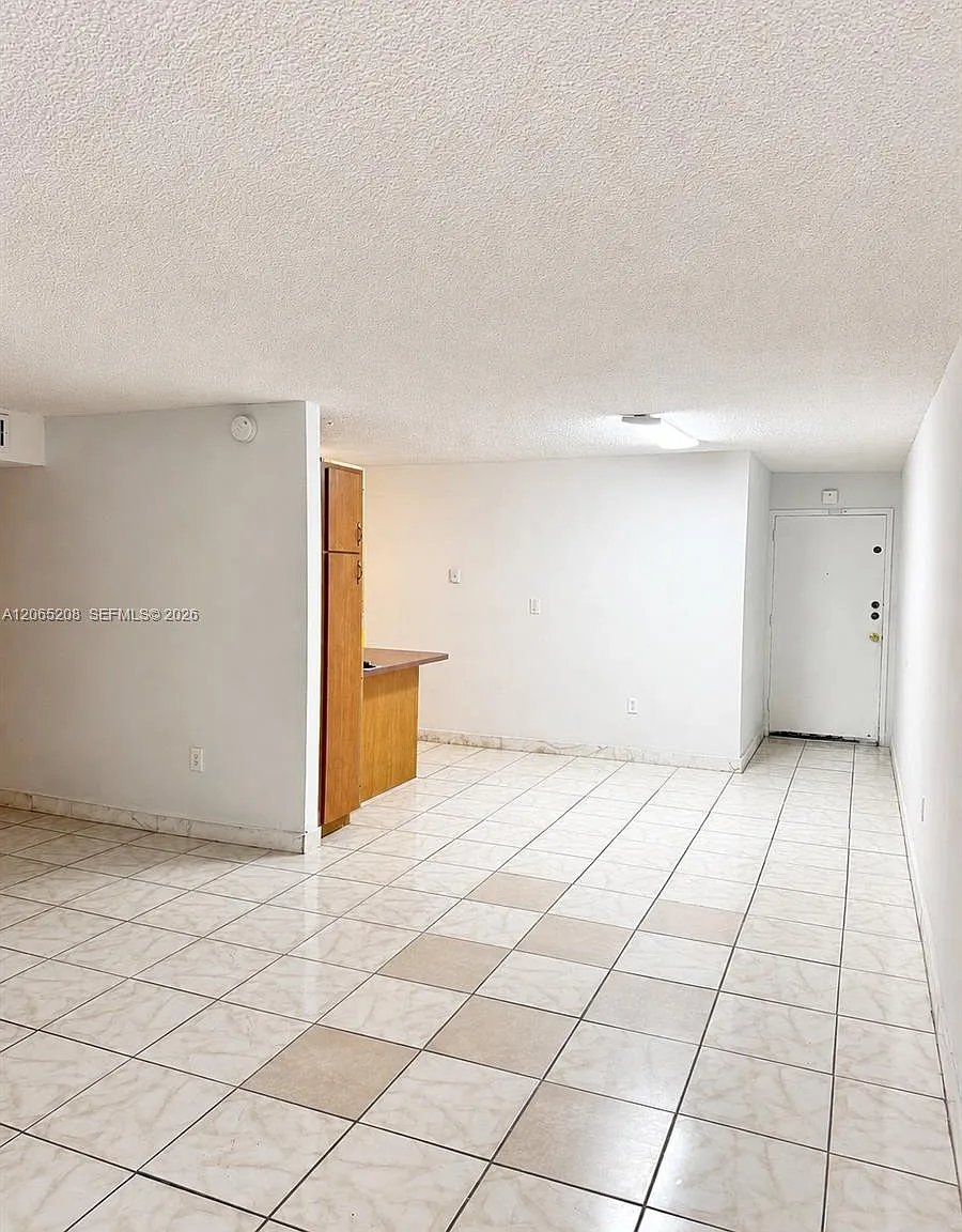 The Leeward Condo — Photo 3