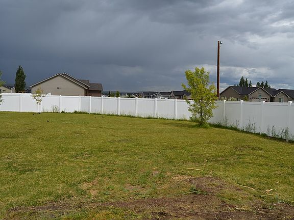 3rd image of 3685 Slate Dr