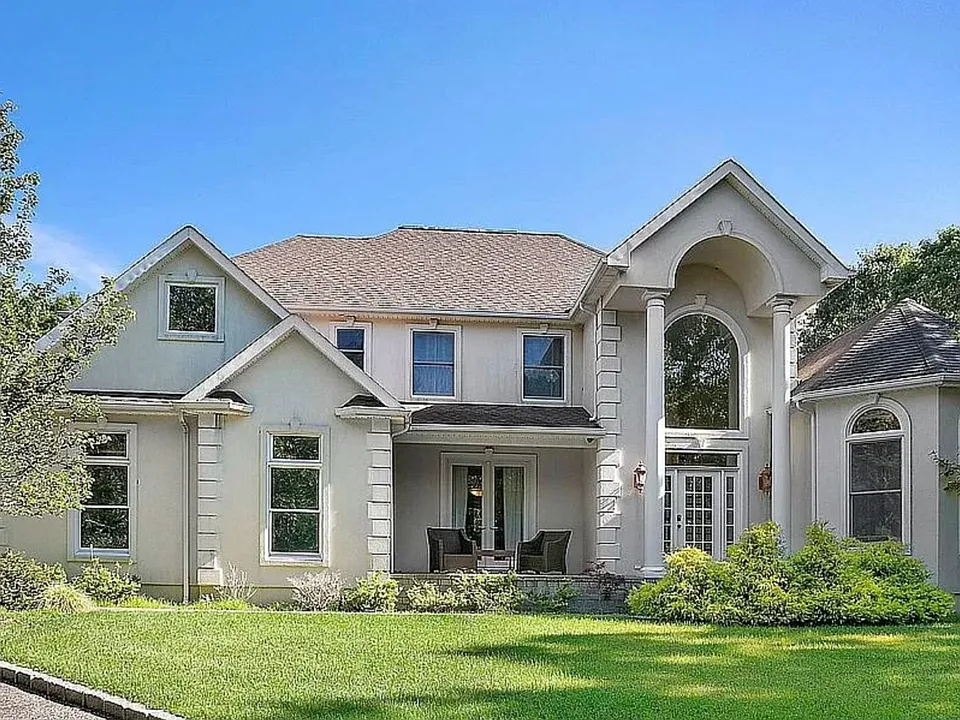3 Clara Dr
