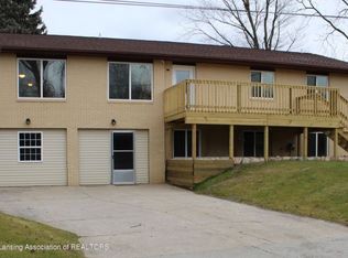 414 Railroad St, Charlotte, MI 48813
