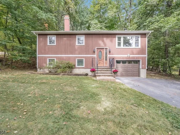 22 Panorama Dr, Vernon Twp., NJ 07461