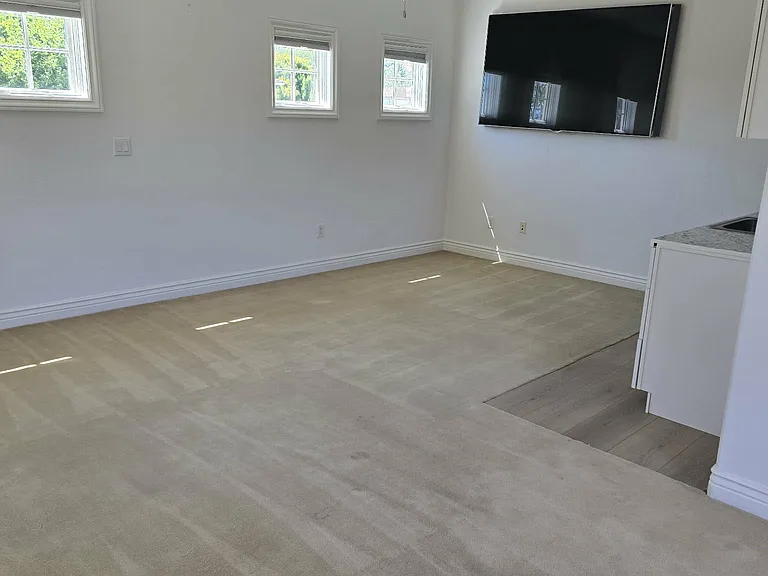 1850 Kickapoo Ct — Photo 4