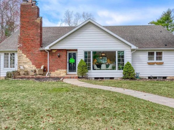 23 Hillcrest Dr, Carbondale, IL 62901