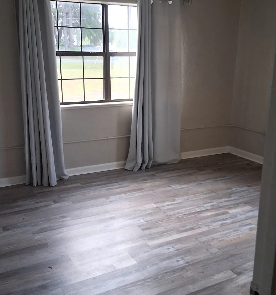 3 bed, 1.5 bath, 1549 sqft, $1,200 — Photo 1