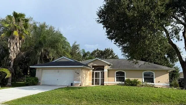 3 bed, 2.0 bath, 1550 sqft, $2,500 — Photo 2