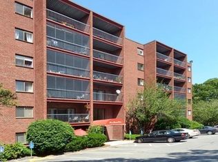 3 Summit Dr APT 32, Reading, MA 01867