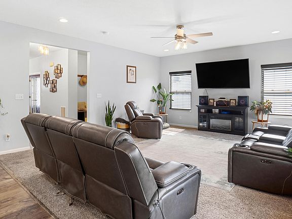 5th image of 655 Mallard Dr