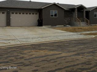 2813 Bullinger Dr, Dickinson, ND 58601