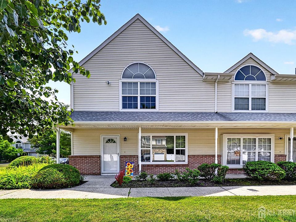 1st image of 111 Sassafras Ct