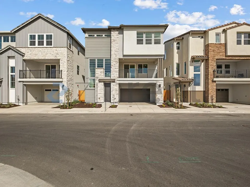 169 Splittail Way