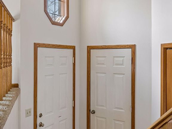 3rd image of 1886 Waterford Ln
