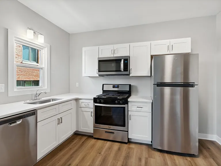 307 Lynn Ave #303 — Photo 2