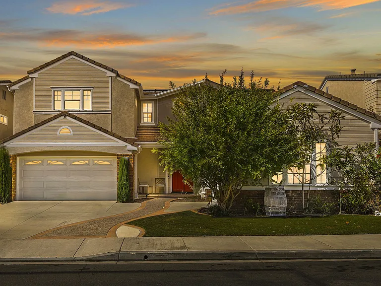 2438 Calle Aquamarina — Photo 2