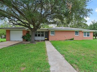 209 Fleetwood St, Bryan, TX 77801