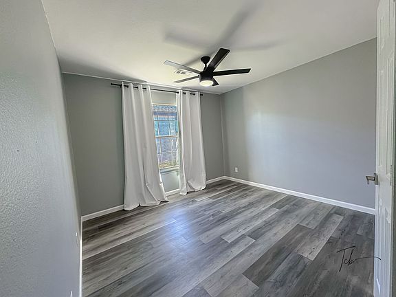 4th image of 11 Holly Dr #A