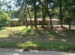 218 Brookview Ln, Palestine, TX 75803