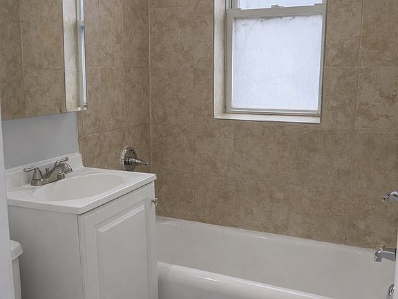 5th image of 6726-1 N Glenwood Ave #309