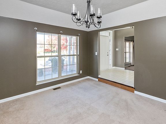 4th image of 11257 Echo Grove Ct