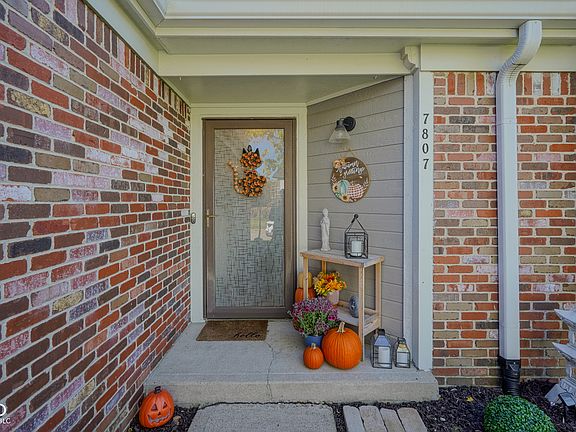 3rd image of 7807 Beanblossom Cir