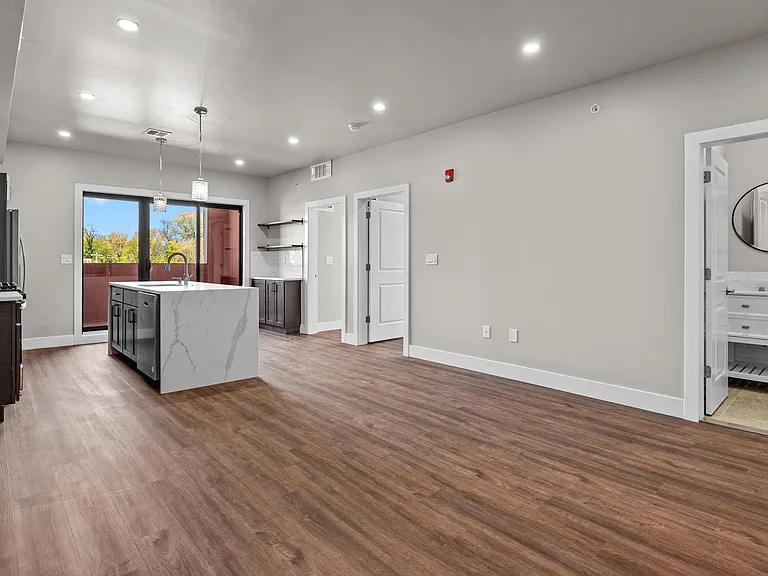77 E Pastorius St #6 — Photo 15