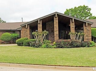 6801 Shoreline Dr, Warr Acres, OK 73132