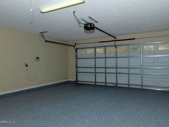 5th image of 752 Westminster Dr
