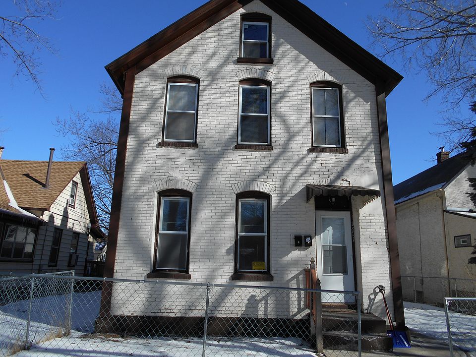 1611 Grand Street NE