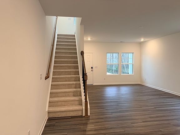 5th image of 536 Venetian Dr