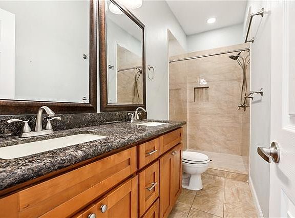 4th image of 301 Avenue A