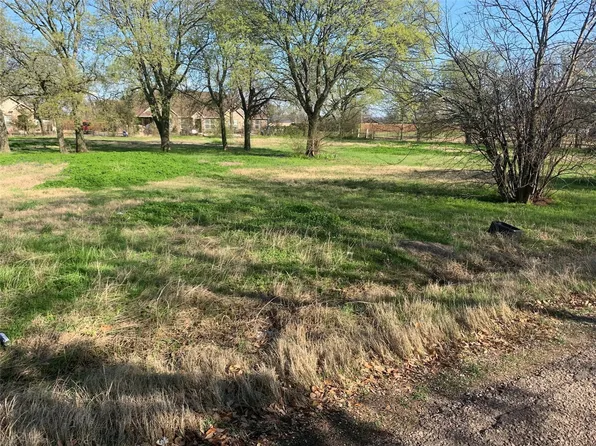 713 N Lamar St, Tioga, TX 76271