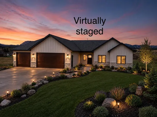 229 Stone Hl, Custer, SD 57730